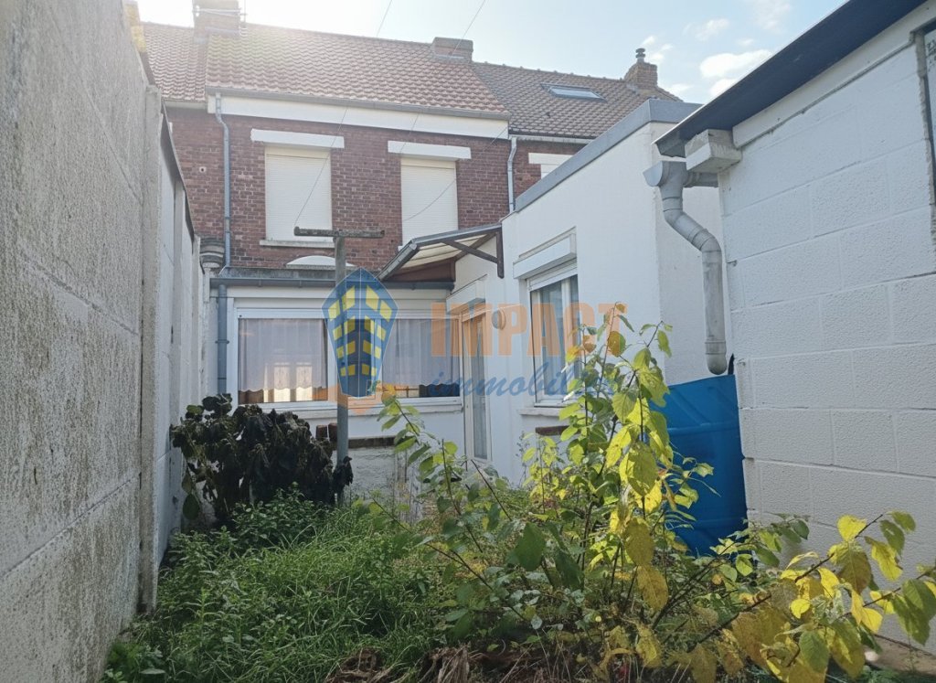 Maison de ville � vendre Templemars � 95m� avec cachet et ext�rieur au calme