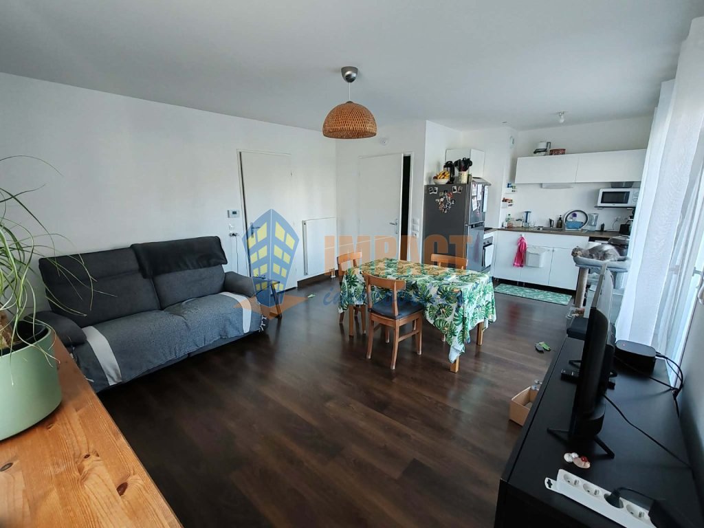 Appartement type 2 avec terrasse et 2 places de parking