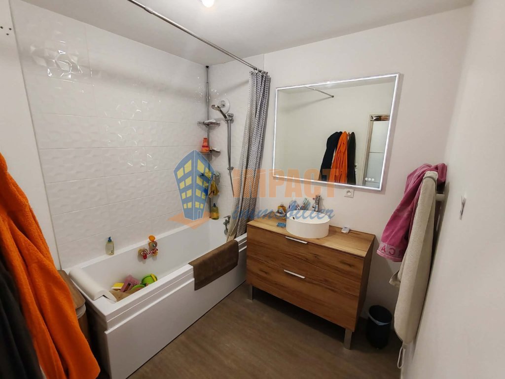 LIILE FAUBOURG D ARRAS: Appartement de 2020, 3 chambres avec terrasse